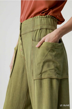Load image into Gallery viewer, Wide Leg Cargo Pants (Green)
