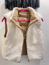 Load image into Gallery viewer, Reversible Vest with Sherpa
