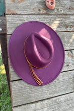 Load image into Gallery viewer, Wide Brim Felt Hat w/Braided Rope Band
