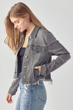 Load image into Gallery viewer, Frayed Hem Washed Jean Jacket