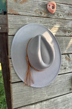 Load image into Gallery viewer, Wide Brim Felt Hat w/Braided Rope Band
