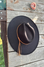 Load image into Gallery viewer, Wide Brim Felt Hat w/Braided Rope Band