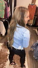 Load image into Gallery viewer, Frayed Hem Washed Jean Jacket