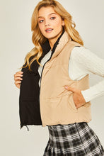 Load image into Gallery viewer, Reversible Puffer Vest