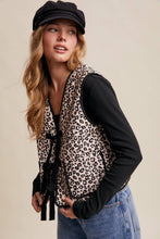 Load image into Gallery viewer, Leopard Print Quilted Vest