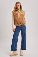 Load image into Gallery viewer, SHERPA CONTRAST HIGH STAND COLLAR VEST