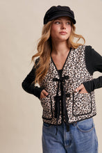Load image into Gallery viewer, Leopard Print Quilted Vest