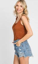 Load image into Gallery viewer, Squared Neck Sleeveless Top