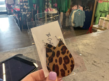 Load image into Gallery viewer, Earrings
