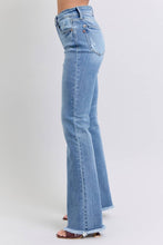 Load image into Gallery viewer, JUDY BLUE High Waisted Bootcut with Fray Hem
