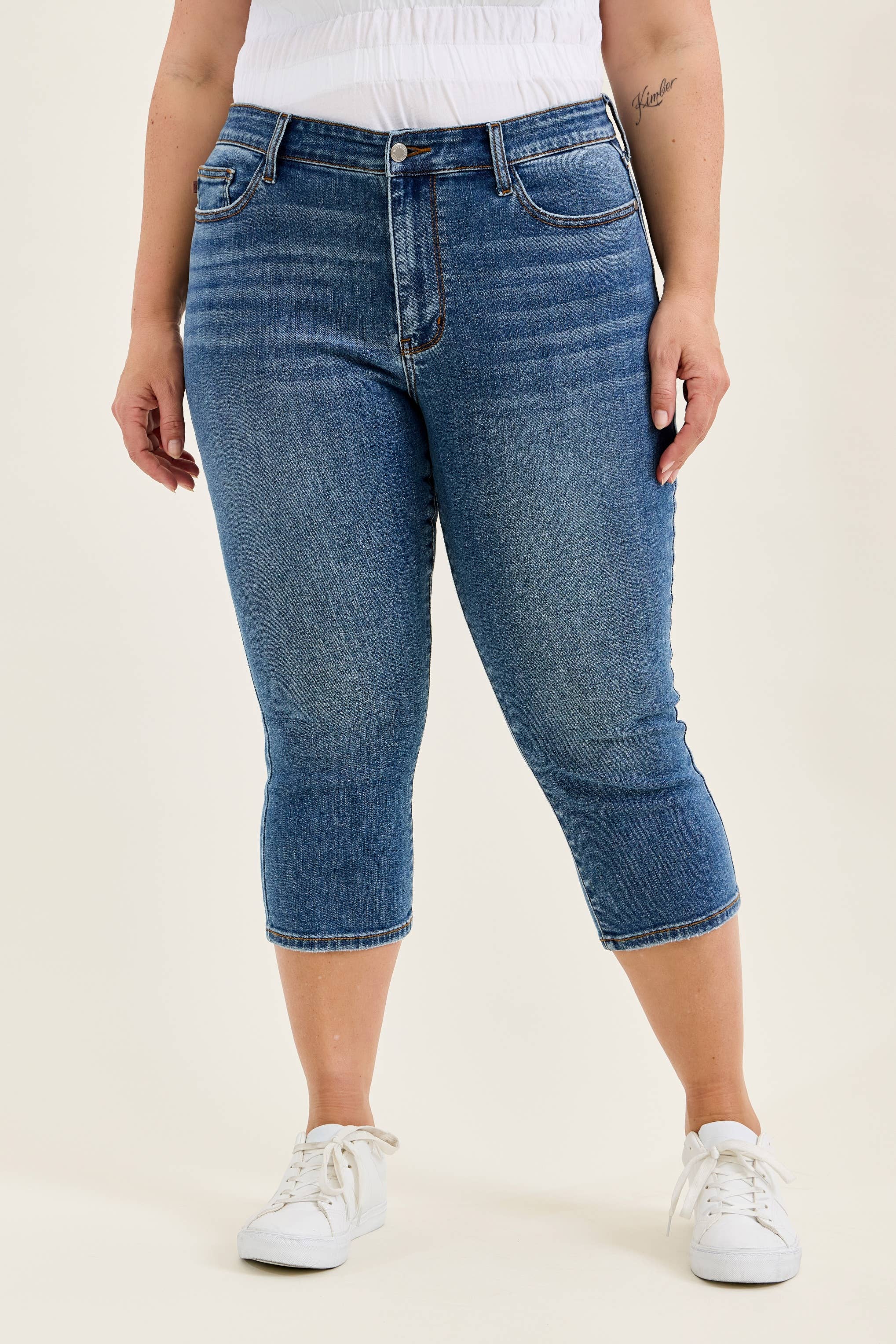 JUDY BLUE MidRise Capri - PLUS