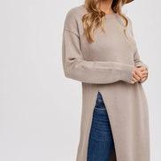 HIGH SLIT LONGLINE PULLOVER