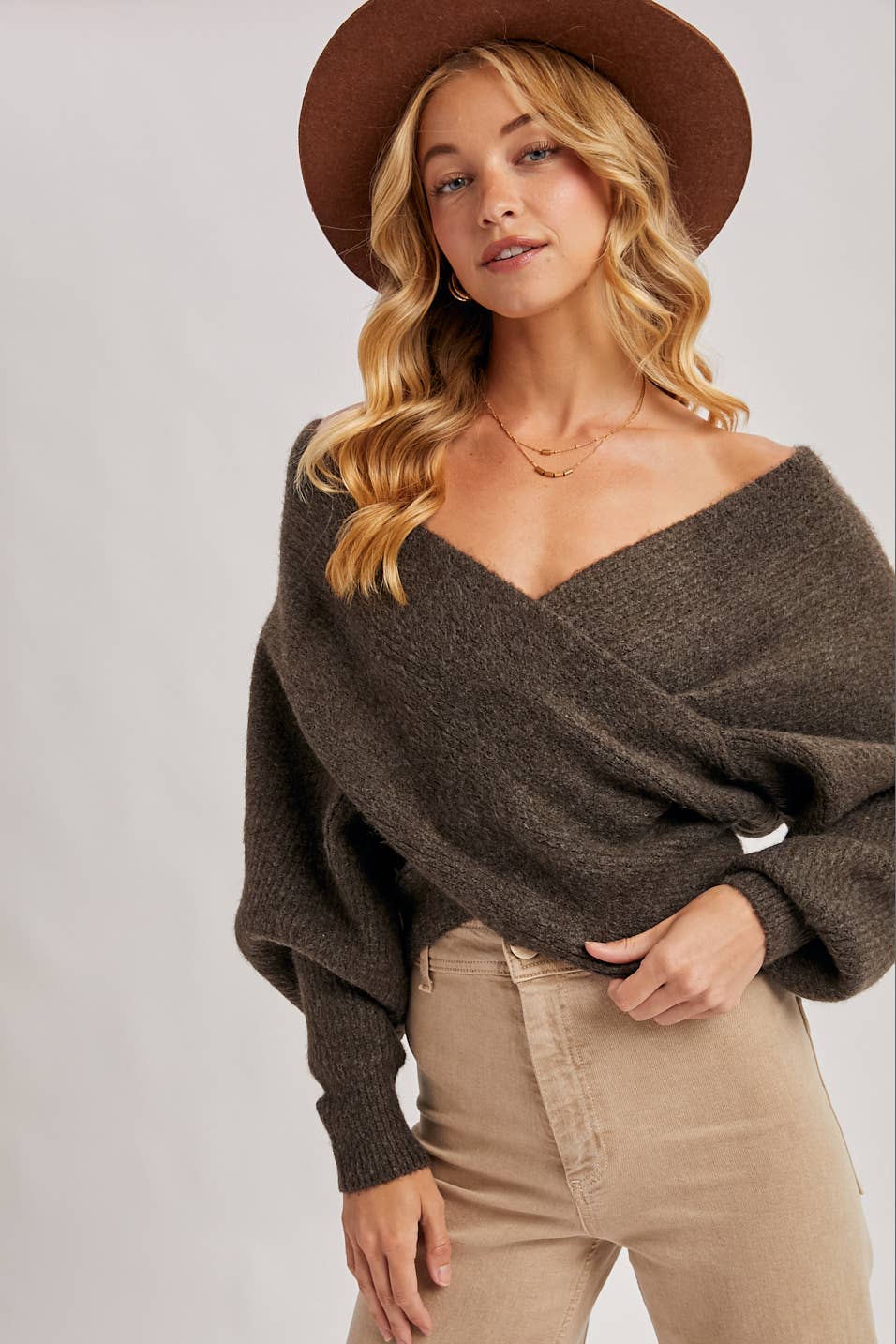 CROSSOVER RIBBED PULLOVER