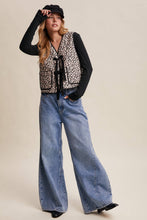 Load image into Gallery viewer, Leopard Print Quilted Vest
