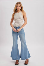 Load image into Gallery viewer, TEXTURED LACE TRIMMED HALTER TOP
