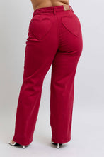 Load image into Gallery viewer, JUDY BLUE Heart Shaped Back Pockets High Waisted 90's Straight- PLUS
