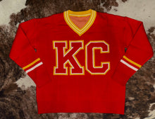 Load image into Gallery viewer, KC Huddle Up Sweater
 **PRESALE**
