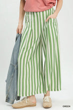 Load image into Gallery viewer, Vertical Lines Cropped Pants

