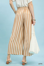 Load image into Gallery viewer, Vertical Lines Cropped Pants
