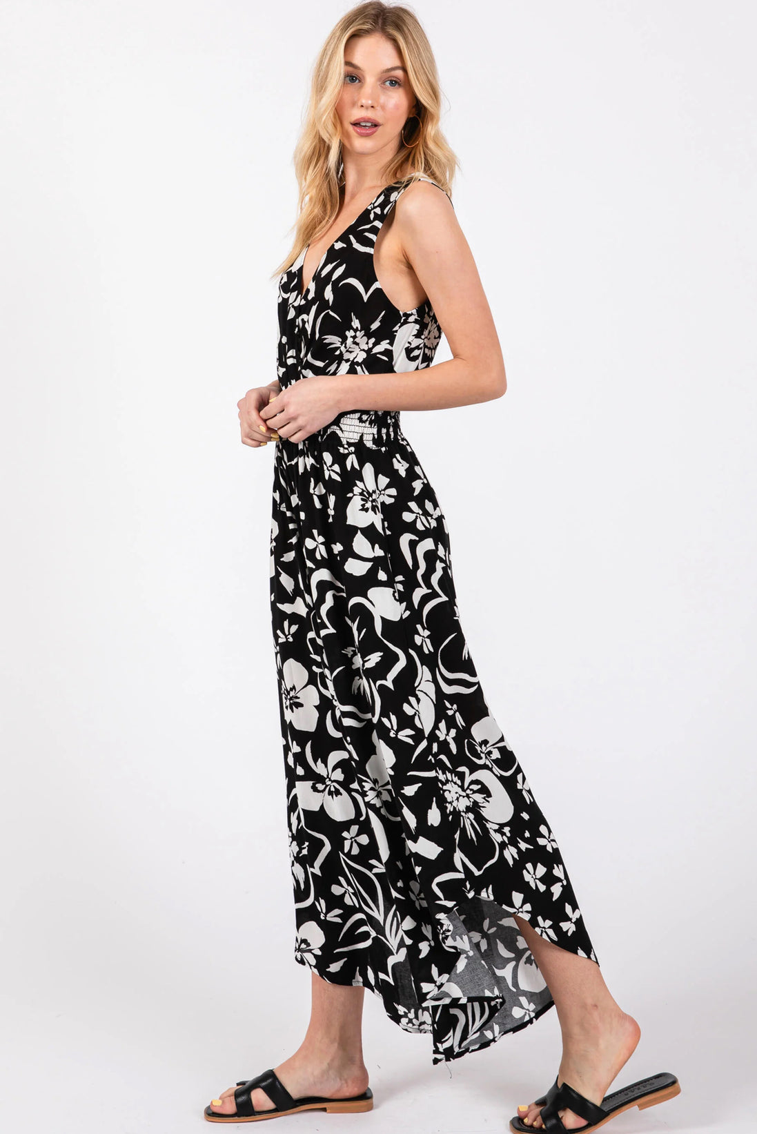 Sleeveless Jumpsuit w/Waist Smocking (Black)