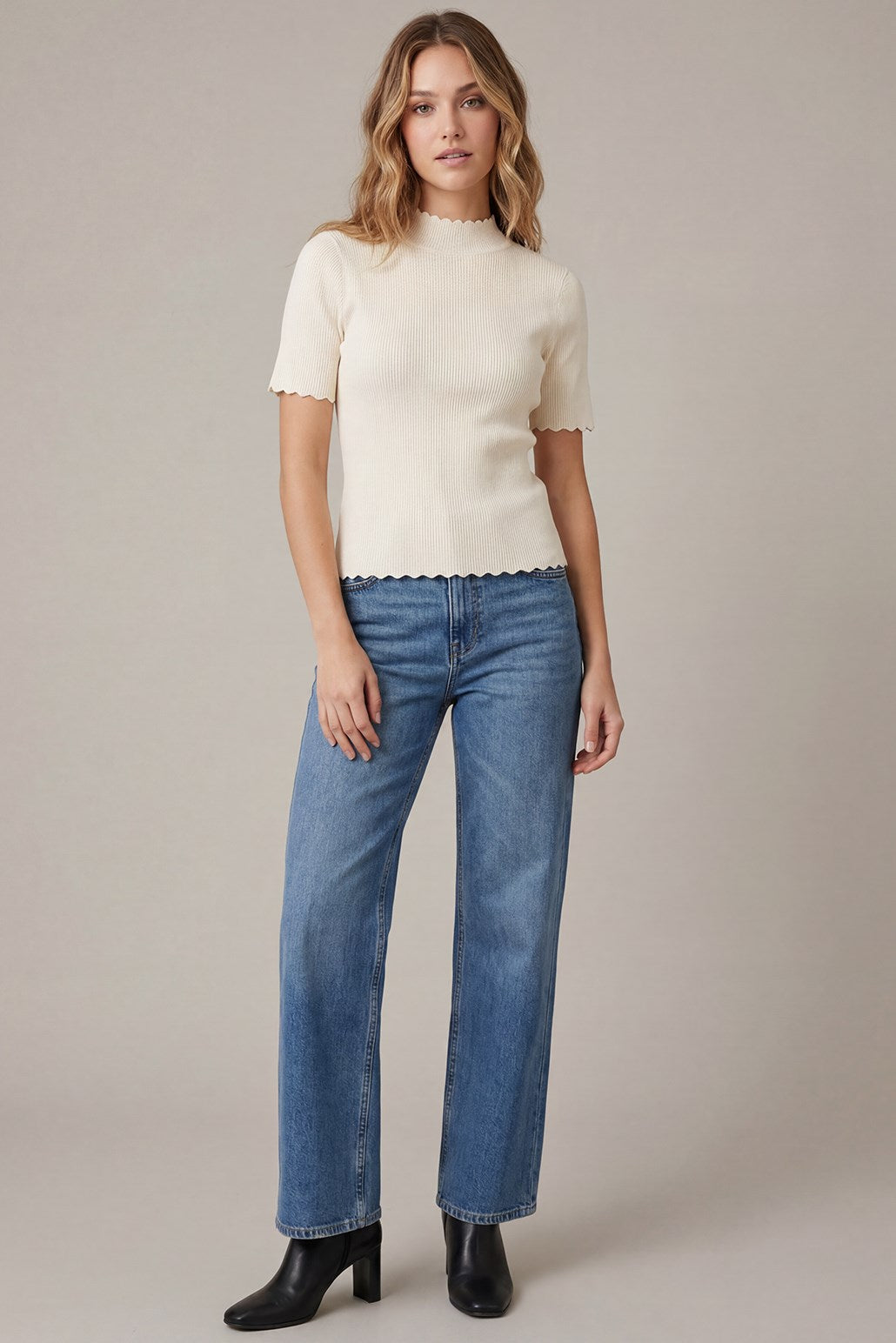 Short Sleeve Scallop Sweater