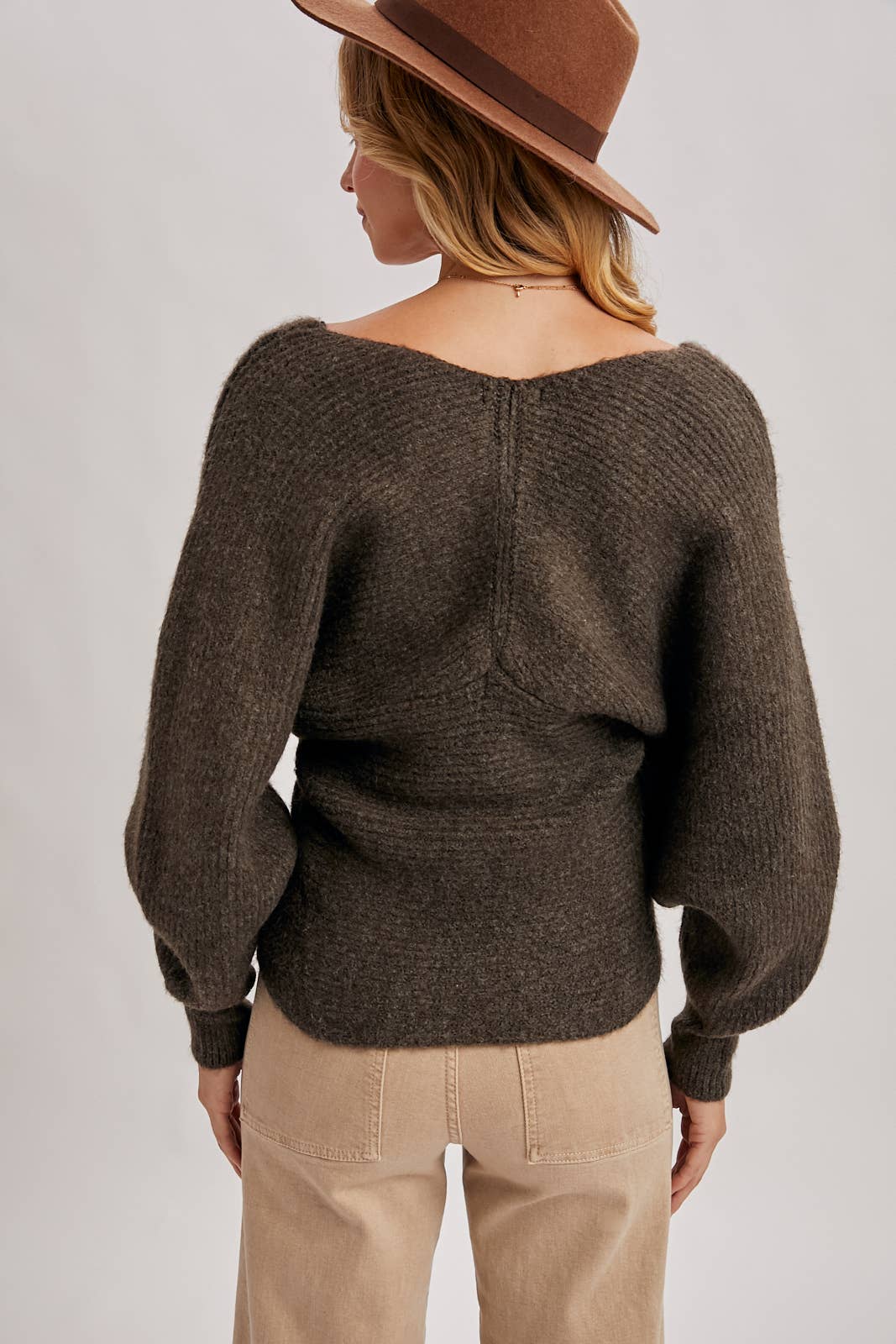 CROSSOVER RIBBED PULLOVER