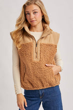 Load image into Gallery viewer, SHERPA CONTRAST HIGH STAND COLLAR VEST
