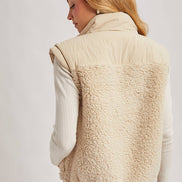 SHERPA CONTRAST HIGH STAND COLLAR VEST
