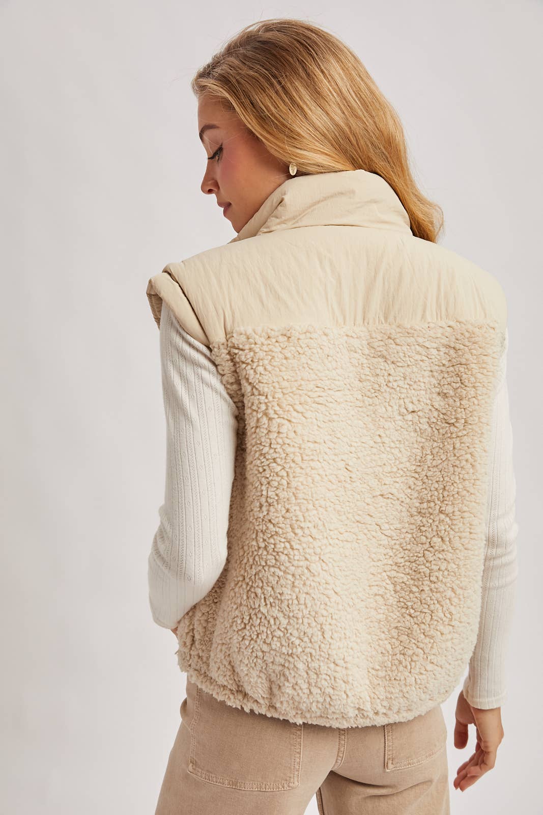 SHERPA CONTRAST HIGH STAND COLLAR VEST