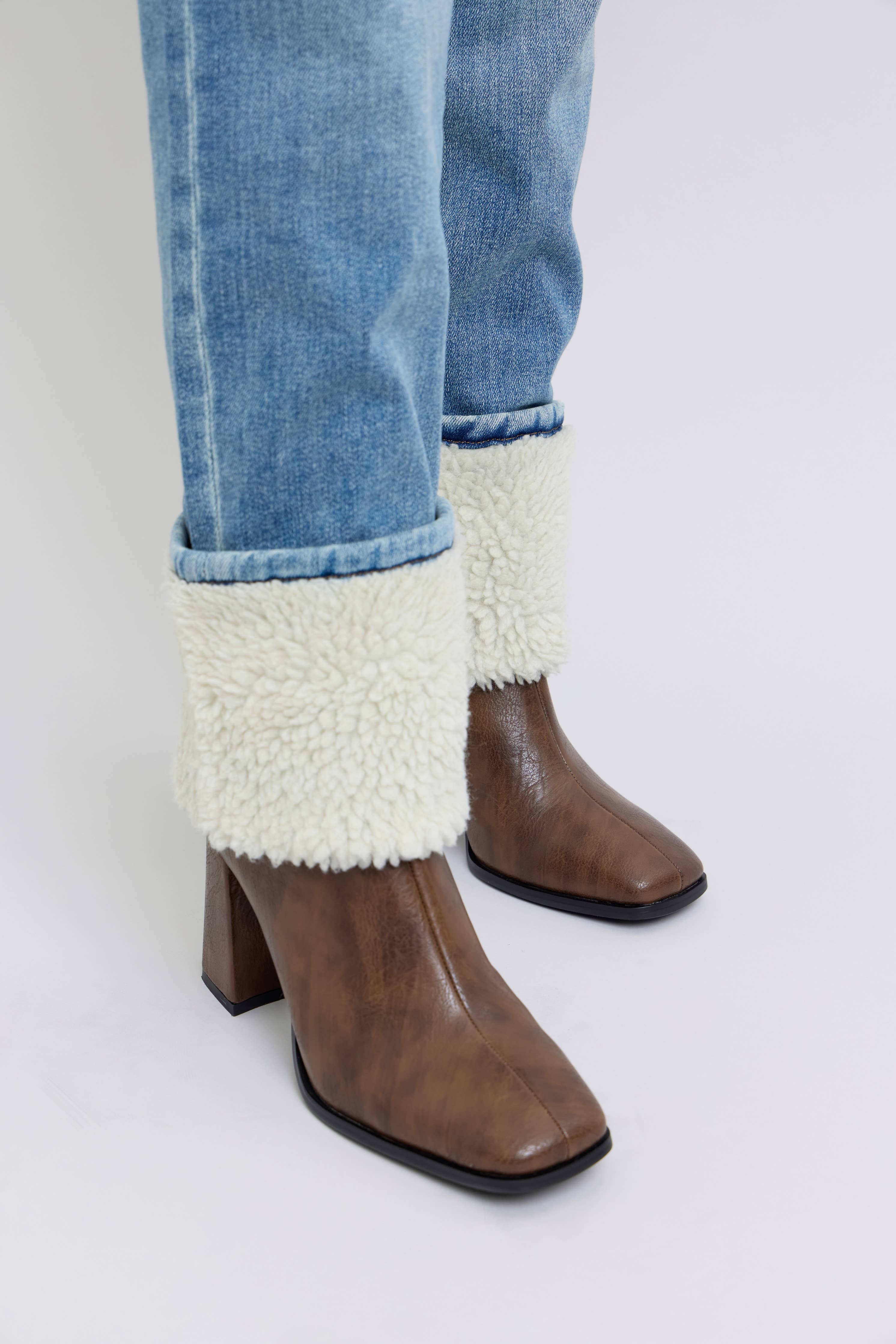 JUDY BLUE High Waisted Shearling Cuff Straight