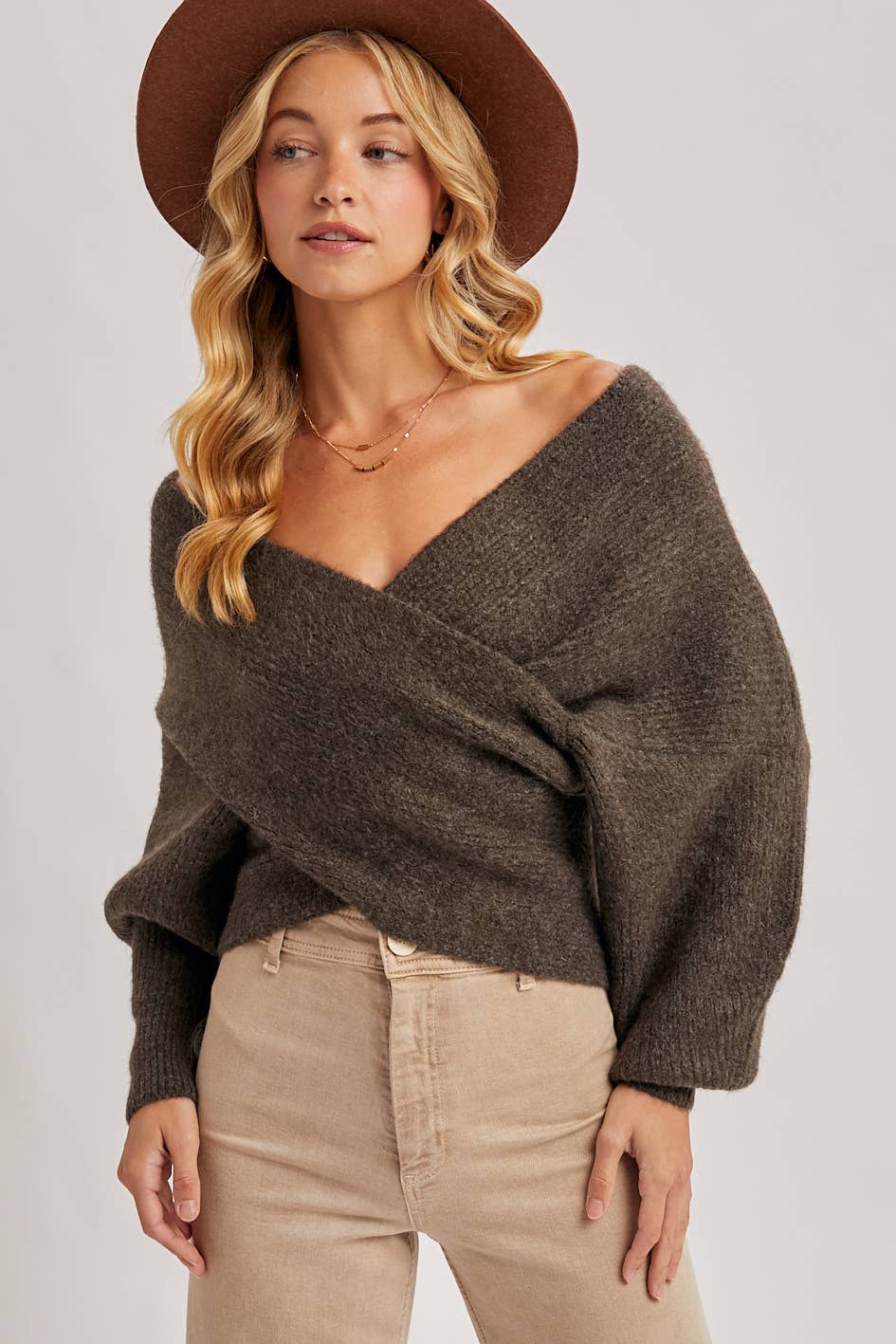 CROSSOVER RIBBED PULLOVER