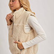 SHERPA CONTRAST HIGH STAND COLLAR VEST