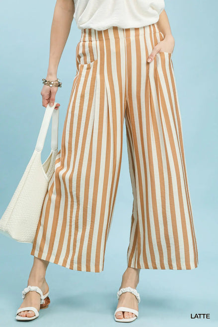 Vertical Lines Cropped Pants