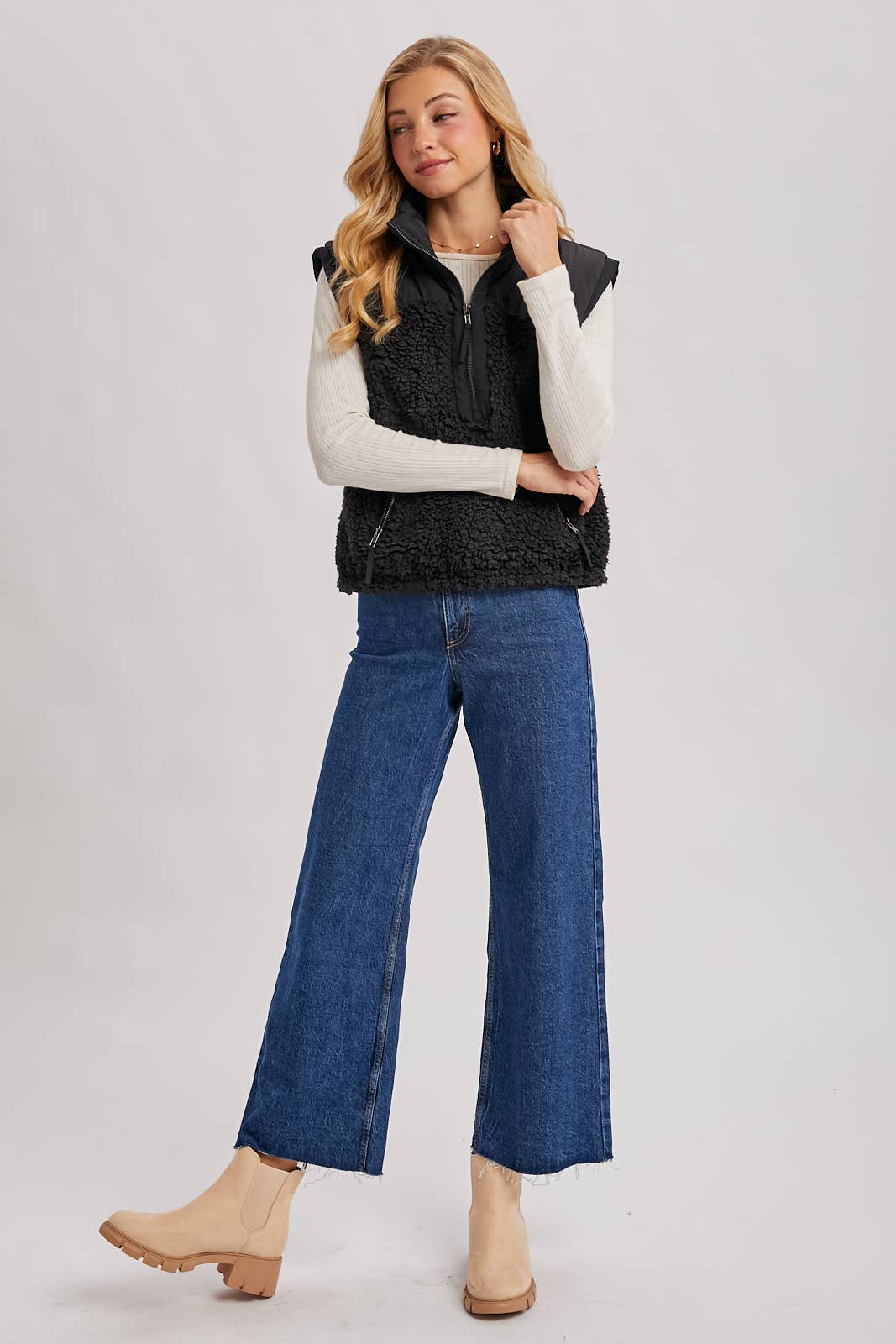 SHERPA CONTRAST HIGH STAND COLLAR VEST