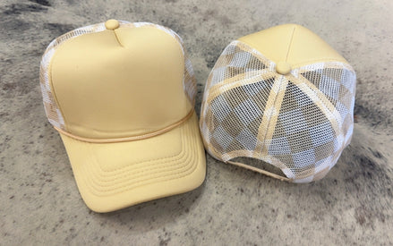 Checkered Trucker Hat (beige)