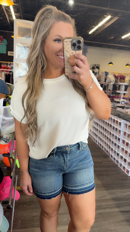 JUDY BLUE Mid Rise Tummy Control Vintage Wash Release Hem Shorts