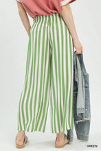 Load image into Gallery viewer, Vertical Lines Cropped Pants
