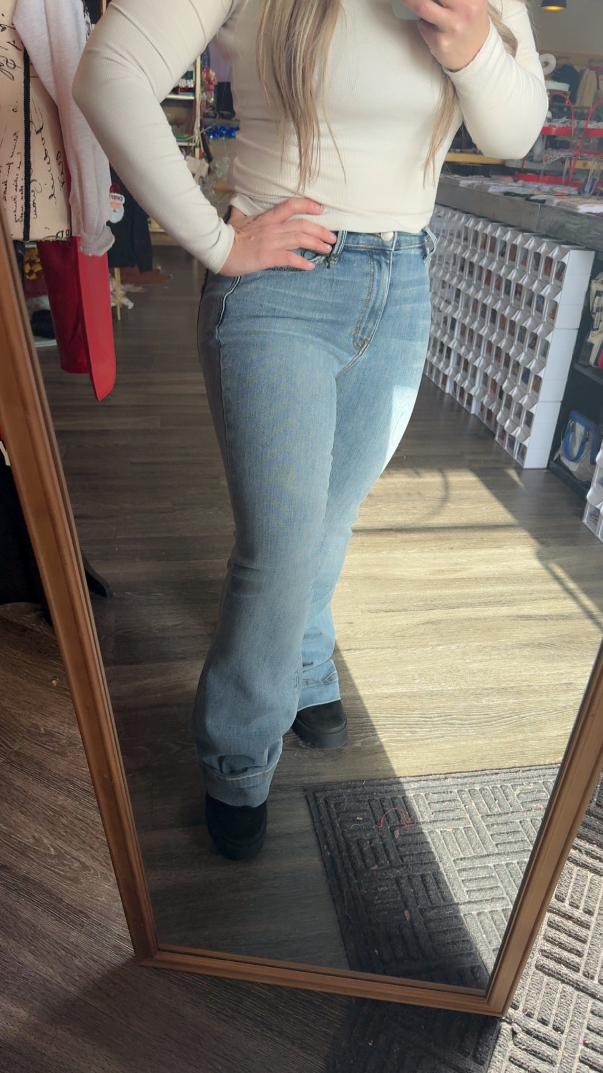 JUDY BLUE Mid Rise Flare
