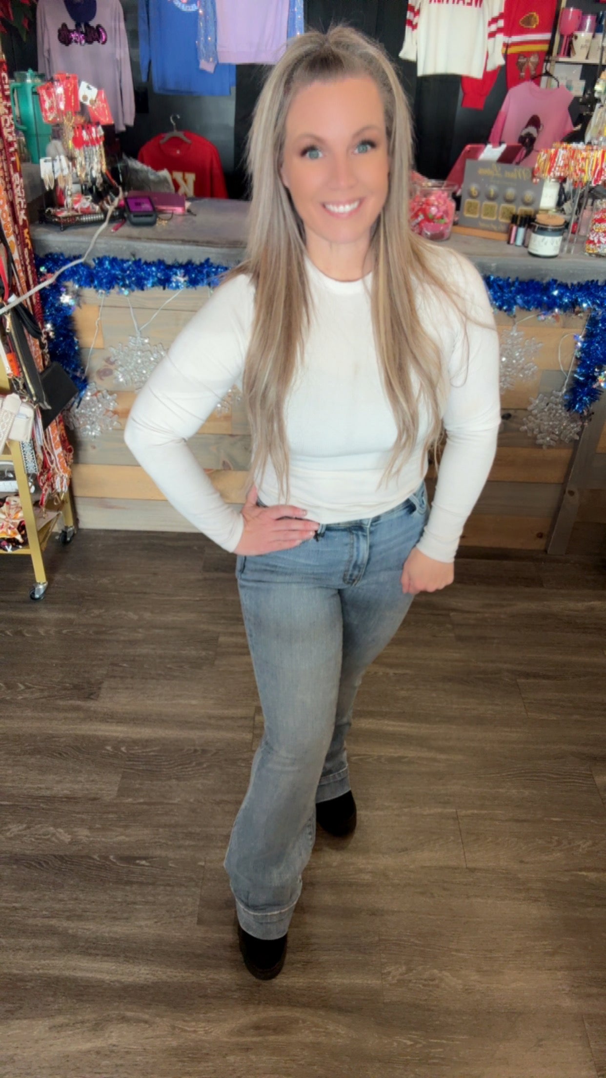 JUDY BLUE Mid Rise Flare