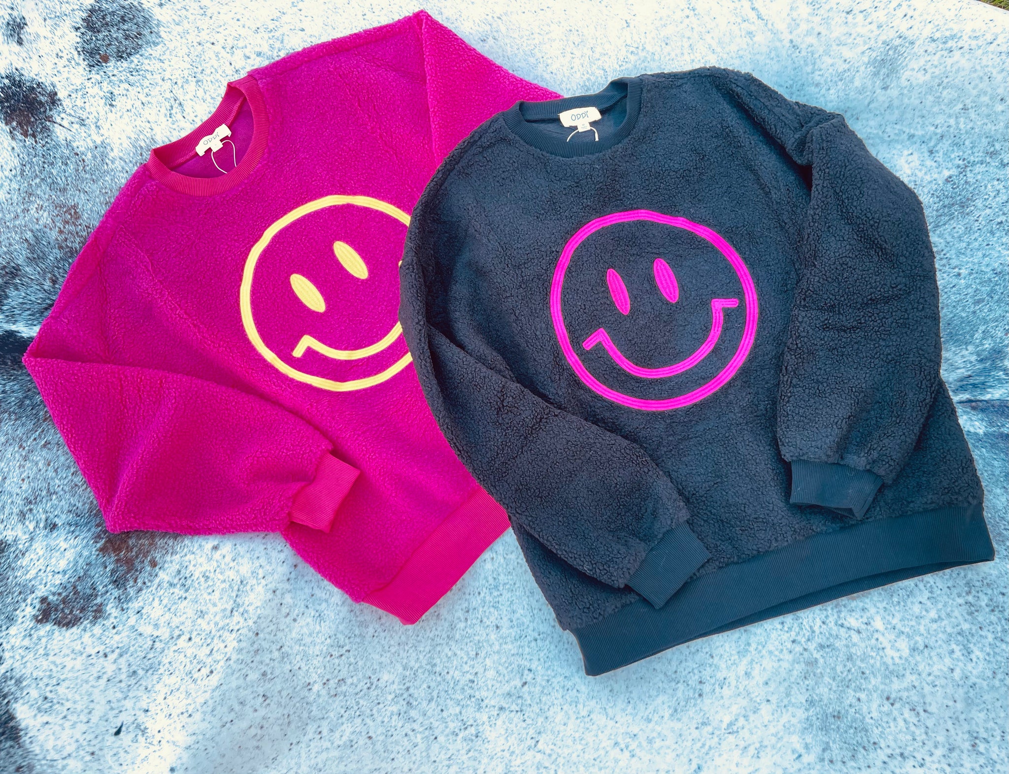 Don't Worry, Be Happy” Sweatshirt – Maxi Laine's Boutique Don't Worry, Be Happy” Sweatshirt – Maxi Laine's Boutique
