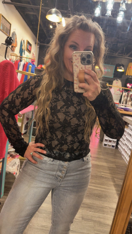 CHIC FLORAL LACE ROUND NECK DESIGN LONG SLEEVE FITTED TOP