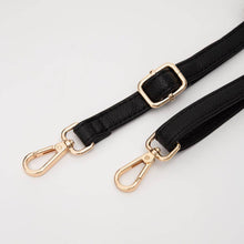 Load image into Gallery viewer, Clear East-West Top Handle/Crossbody
