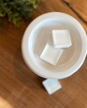 Load image into Gallery viewer, Sea Salt + Coconut Water | Spring Summer Wax Melts
