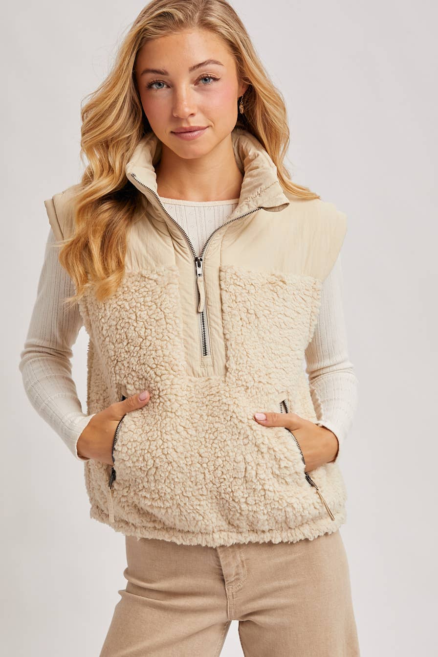 SHERPA CONTRAST HIGH STAND COLLAR VEST