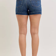 JUDY BLUE High Waisted Tummy Control Slim Short