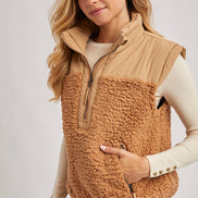 SHERPA CONTRAST HIGH STAND COLLAR VEST