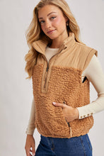 Load image into Gallery viewer, SHERPA CONTRAST HIGH STAND COLLAR VEST
