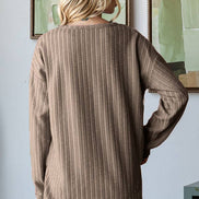 Ribbed V-Neck Curvy Top
