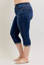 Load image into Gallery viewer, JUDY BLUE High Waisted Capri w/ Single Cuff - PLUS
