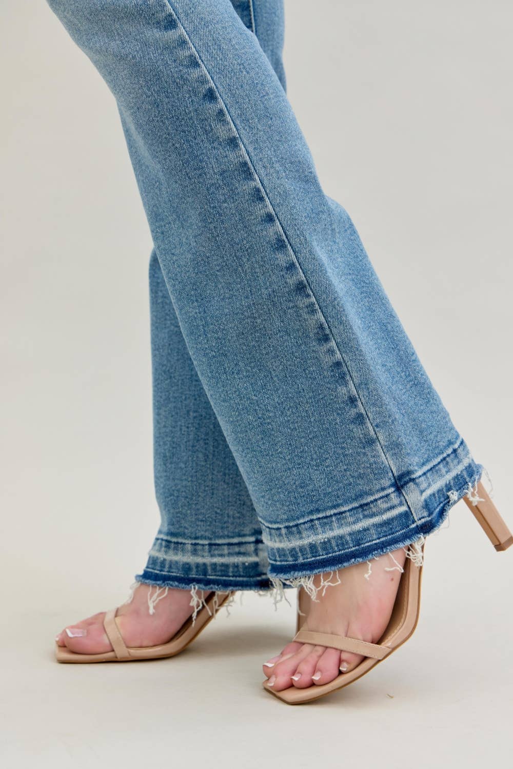 JUDY BLUE Mid Rise Destroy & Released Hem Bootcut